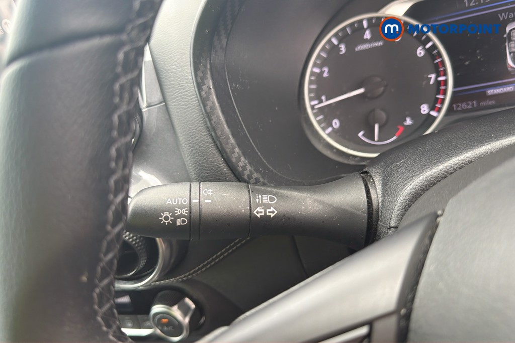 Nissan Juke N-Connecta Manual Petrol SUV - Stock Number (1668362) - 1st supplementary image