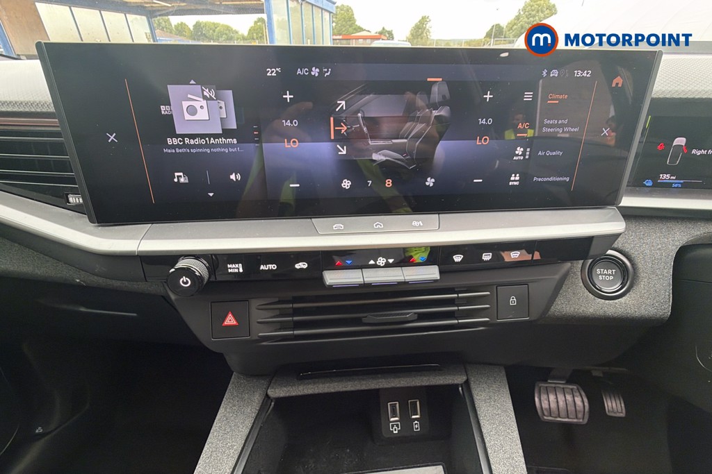 Vauxhall Grandland Ultimate Automatic Electric SUV - Stock Number (1668455) - 5th supplementary image