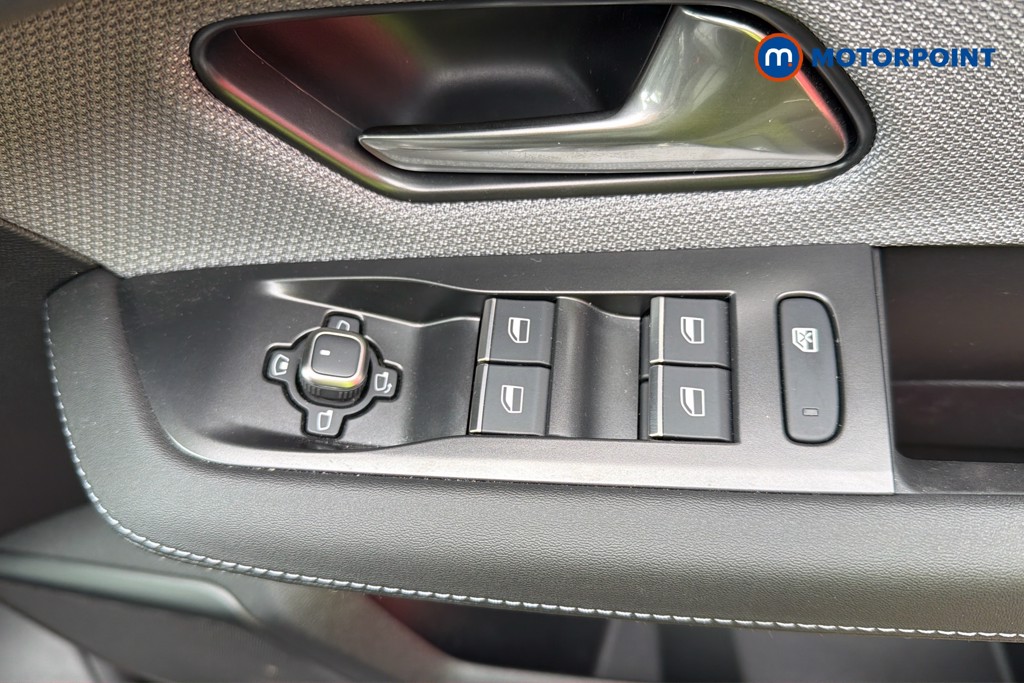 Vauxhall Grandland Ultimate Automatic Electric SUV - Stock Number (1668455) - 20th supplementary image