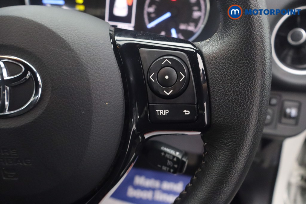 Toyota Yaris Excel Automatic Petrol-Electric Hybrid Hatchback - Stock Number (1668669) - 4th supplementary image