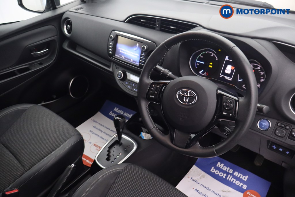 Toyota Yaris Excel Automatic Petrol-Electric Hybrid Hatchback - Stock Number (1668669) - 1st supplementary image