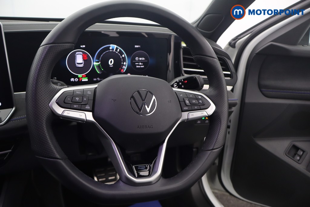 Volkswagen Passat R-Line Automatic Petrol Plug-In Hybrid Estate - Stock Number (1669004) - 5th supplementary image