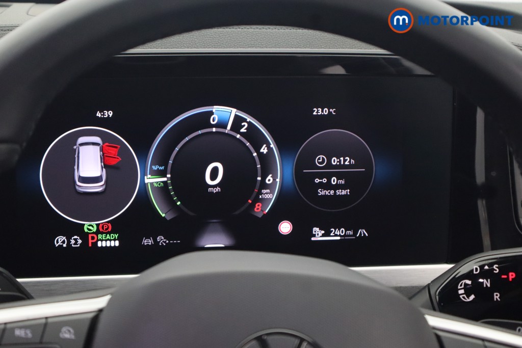 Volkswagen Passat R-Line Automatic Petrol Plug-In Hybrid Estate - Stock Number (1669004) - 8th supplementary image