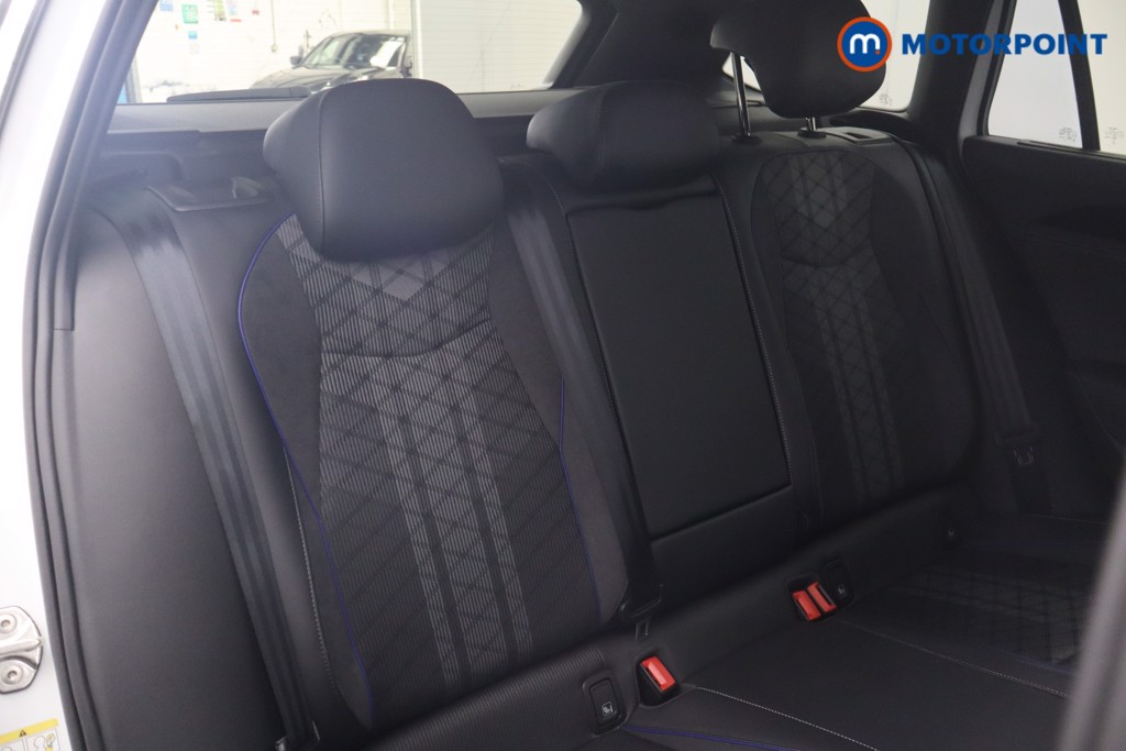 Volkswagen Passat R-Line Automatic Petrol Plug-In Hybrid Estate - Stock Number (1669004) - 11th supplementary image