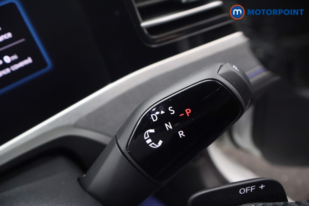 Volkswagen Passat R-Line Automatic Petrol Plug-In Hybrid Estate - Stock Number (1669004) - 15th supplementary image
