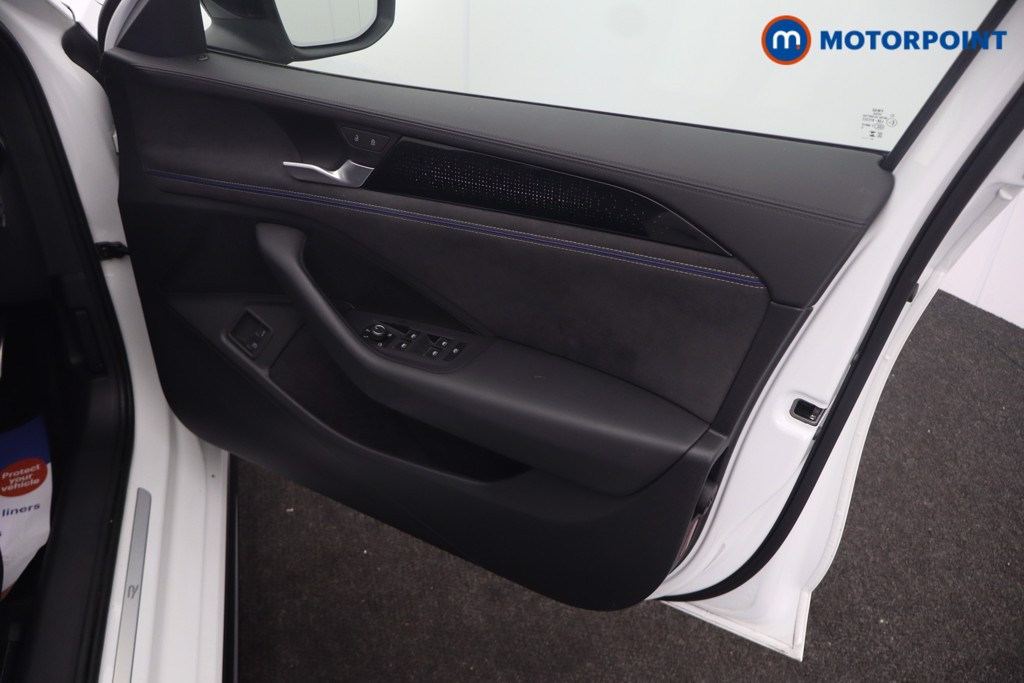 Volkswagen Passat R-Line Automatic Petrol Plug-In Hybrid Estate - Stock Number (1669004) - 20th supplementary image