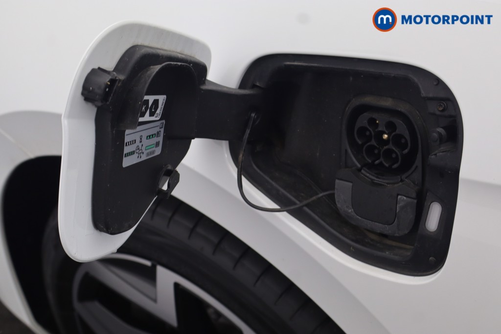 Volkswagen Passat R-Line Automatic Petrol Plug-In Hybrid Estate - Stock Number (1669004) - 30th supplementary image