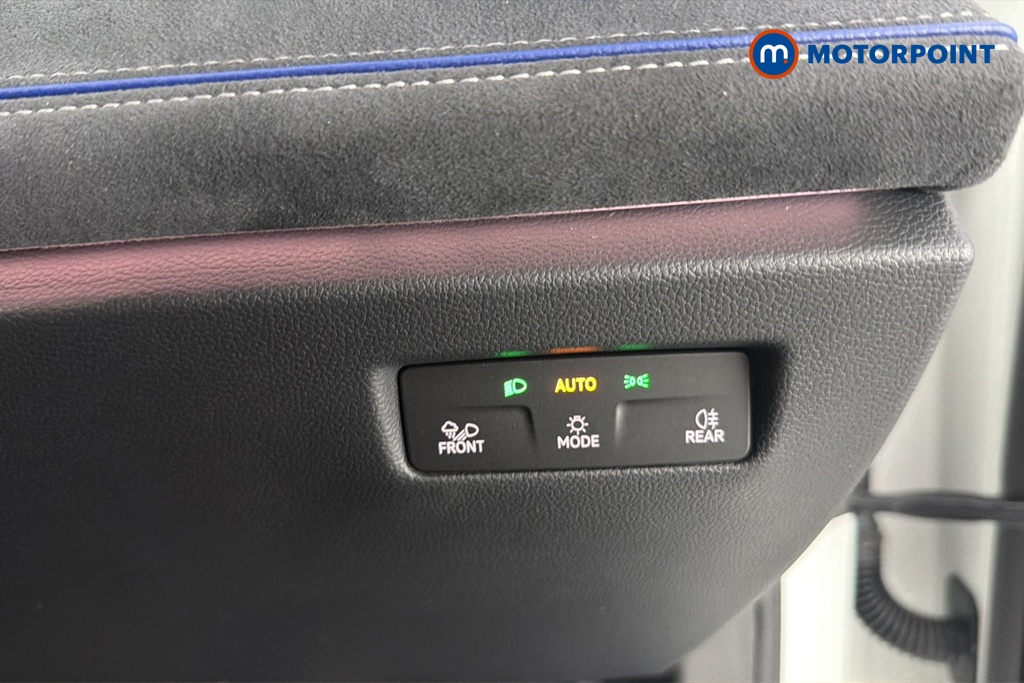Volkswagen Passat R-Line Automatic Petrol Plug-In Hybrid Estate - Stock Number (1669034) - 11th supplementary image