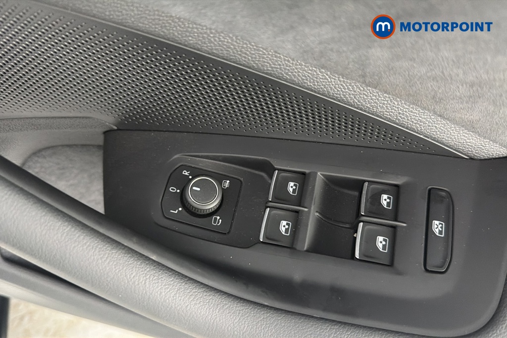 Volkswagen Passat R-Line Automatic Petrol Plug-In Hybrid Estate - Stock Number (1669034) - 19th supplementary image