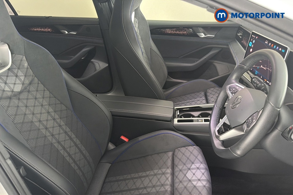 Volkswagen Passat R-Line Automatic Petrol Plug-In Hybrid Estate - Stock Number (1669034) - 22nd supplementary image