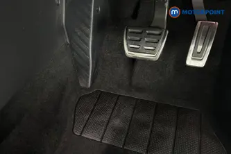 Volkswagen Passat R-Line Automatic Petrol Plug-In Hybrid Estate - Stock Number (1669034) - 24th supplementary image