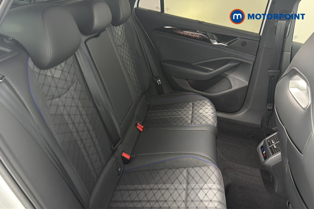 Volkswagen Passat R-Line Automatic Petrol Plug-In Hybrid Estate - Stock Number (1669034) - 25th supplementary image