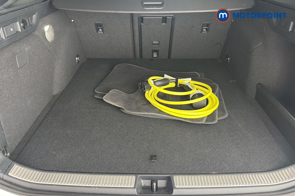 Volkswagen Passat R-Line Automatic Petrol Plug-In Hybrid Estate - Stock Number (1669034) - 34th supplementary image