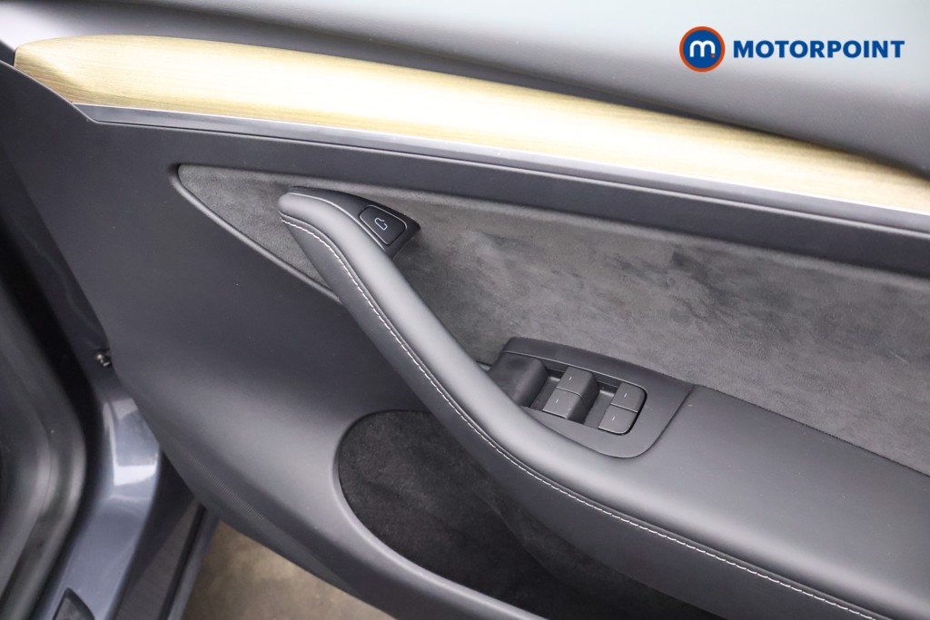 Tesla Model Y Long Range Automatic Electric SUV - Stock Number (1669412) - 17th supplementary image
