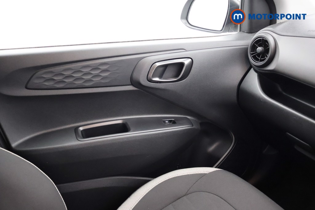 Hyundai I10 Advance Automatic Petrol Hatchback - Stock Number (1669698) - 16th supplementary image