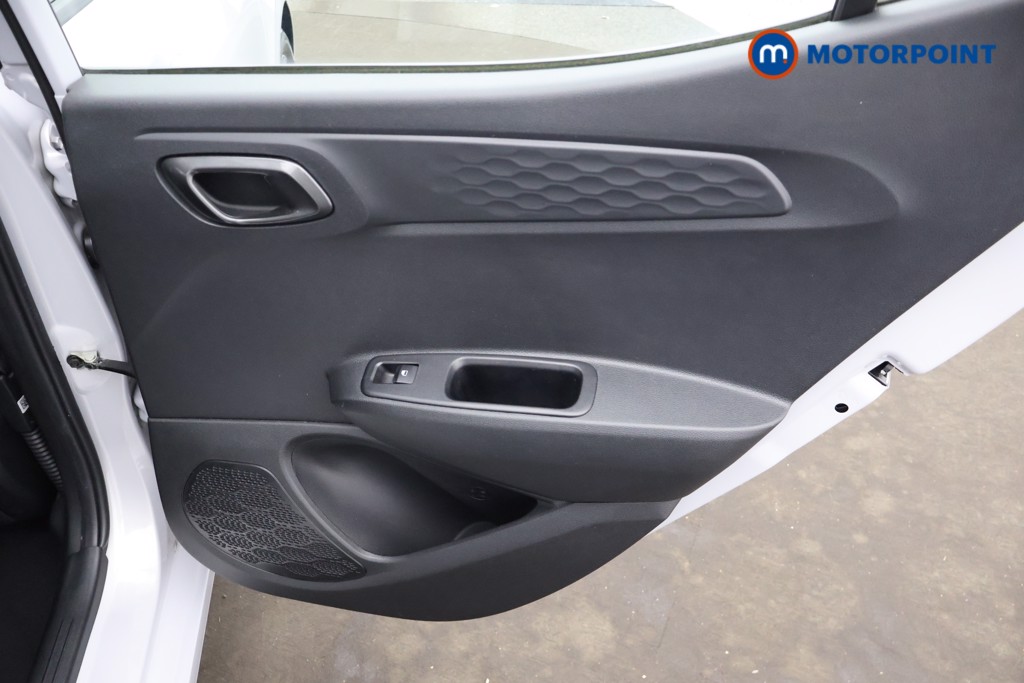 Hyundai I10 Advance Automatic Petrol Hatchback - Stock Number (1669698) - 23rd supplementary image
