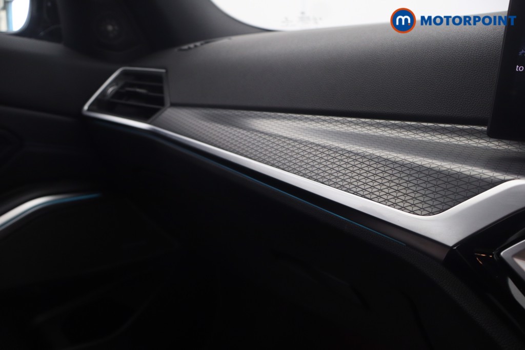 BMW 3 Series M Sport Automatic Petrol Plug-In Hybrid Saloon - Stock Number (1669866) - 12th supplementary image