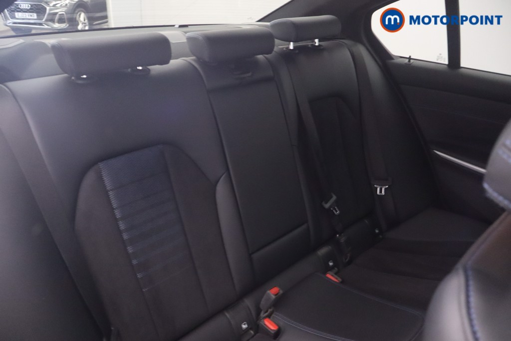 BMW 3 Series M Sport Automatic Petrol Plug-In Hybrid Saloon - Stock Number (1669866) - 26th supplementary image