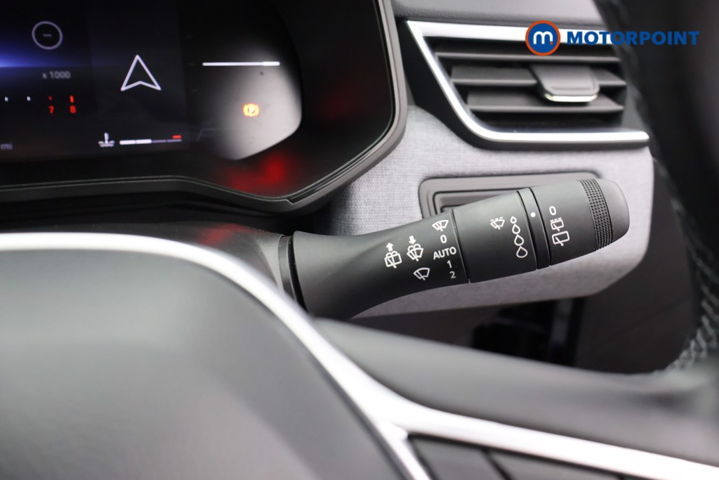 Renault Clio Evolution Manual Petrol Hatchback - Stock Number (1669880) - 9th supplementary image