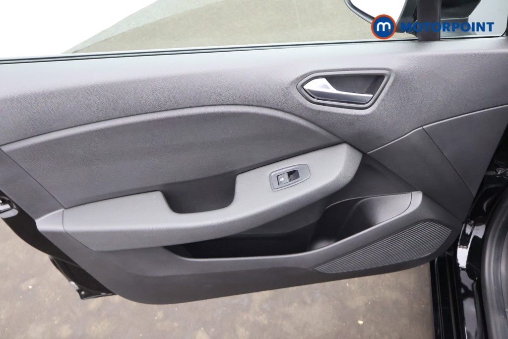 Renault Clio Evolution Manual Petrol Hatchback - Stock Number (1669880) - 30th supplementary image