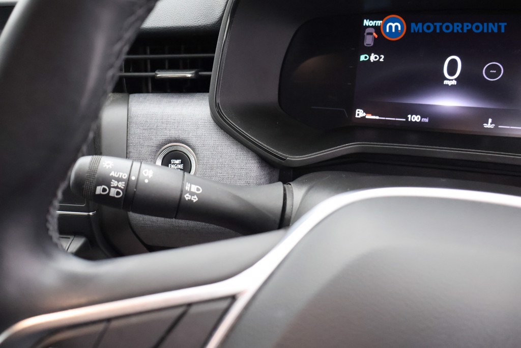 Renault Clio Evolution Manual Petrol Hatchback - Stock Number (1669888) - 8th supplementary image