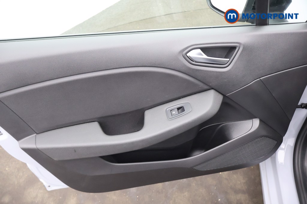 Renault Clio Evolution Manual Petrol Hatchback - Stock Number (1669888) - 28th supplementary image