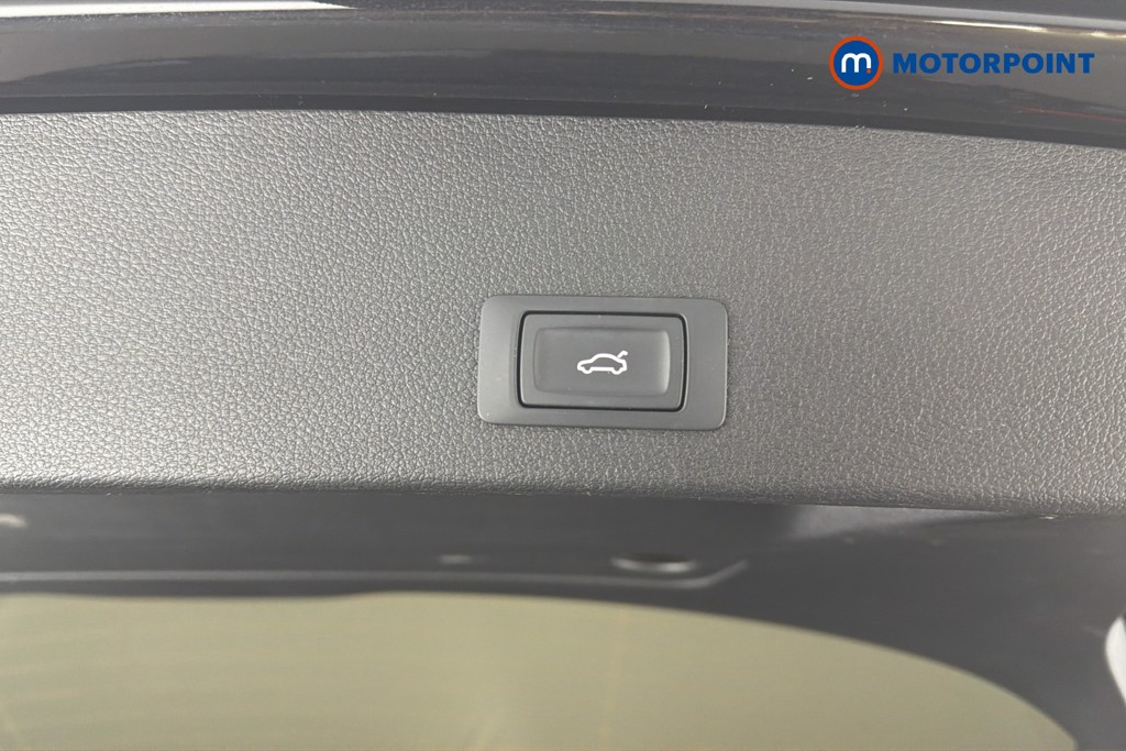 Audi Q2 Black Edition Automatic Petrol SUV - Stock Number (1669957) - 35th supplementary image