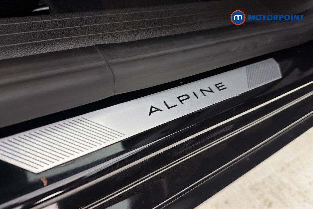 Renault Clio Iconic Esprit Alpine Automatic Petrol-Electric Hybrid Hatchback - Stock Number (1670916) - 27th supplementary image