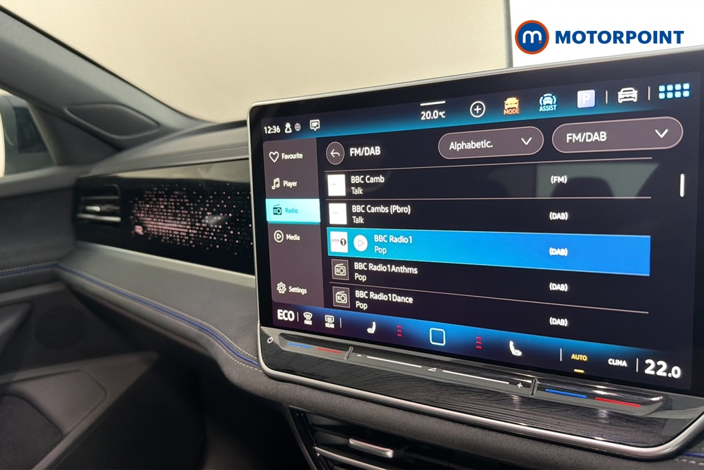 Volkswagen Passat R-Line Automatic Petrol Plug-In Hybrid Estate - Stock Number (1670949) - 8th supplementary image