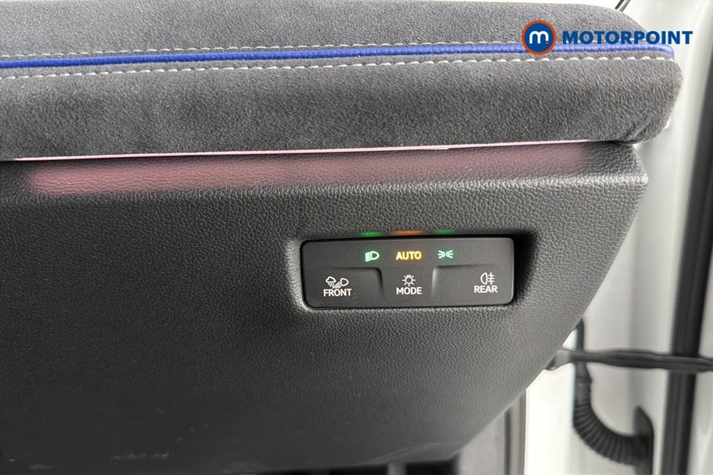 Volkswagen Passat R-Line Automatic Petrol Plug-In Hybrid Estate - Stock Number (1670949) - 11th supplementary image