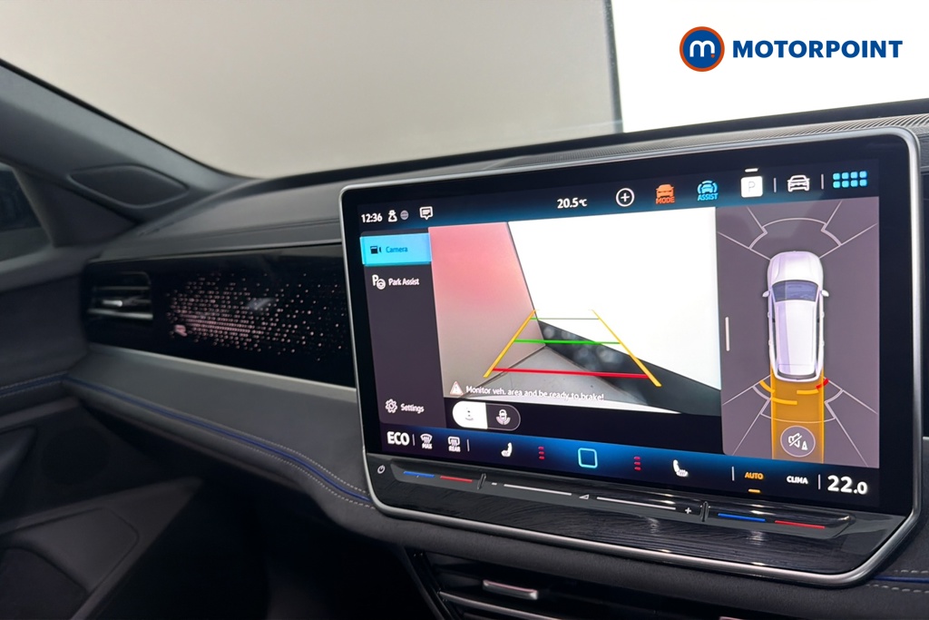 Volkswagen Passat R-Line Automatic Petrol Plug-In Hybrid Estate - Stock Number (1670949) - 13th supplementary image