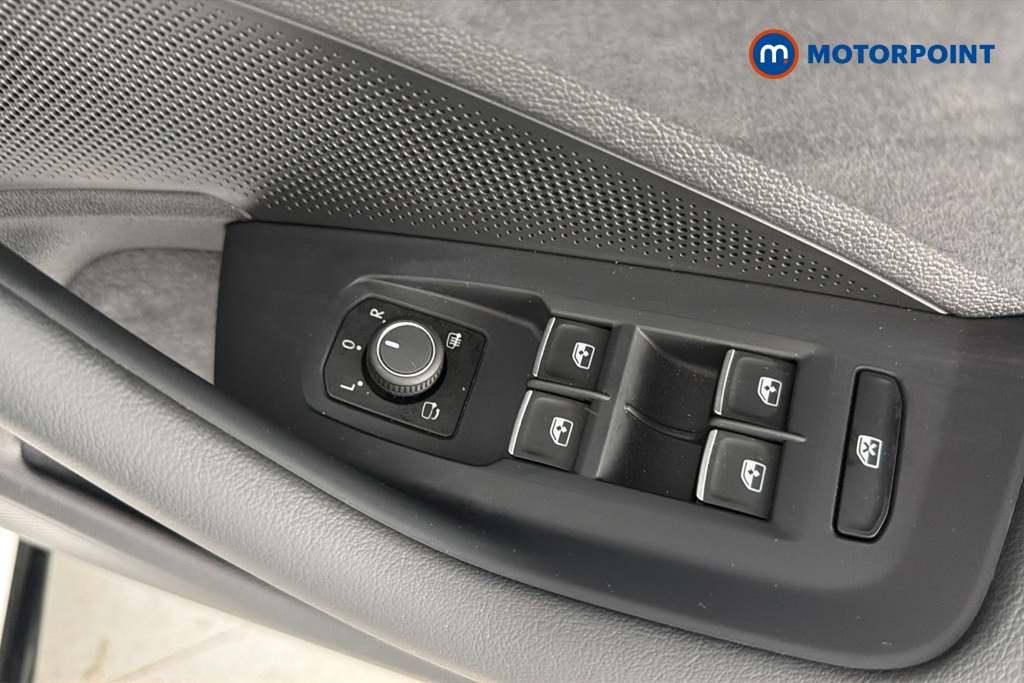 Volkswagen Passat R-Line Automatic Petrol Plug-In Hybrid Estate - Stock Number (1670949) - 19th supplementary image