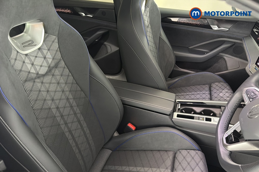 Volkswagen Passat R-Line Automatic Petrol Plug-In Hybrid Estate - Stock Number (1670949) - 22nd supplementary image
