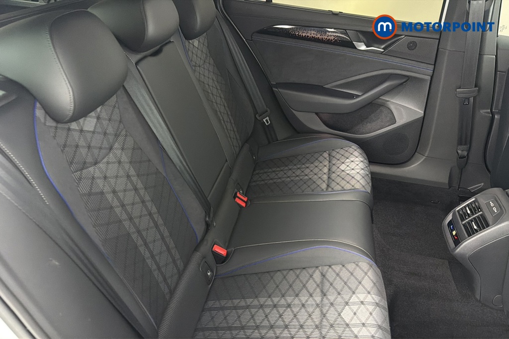 Volkswagen Passat R-Line Automatic Petrol Plug-In Hybrid Estate - Stock Number (1670949) - 25th supplementary image