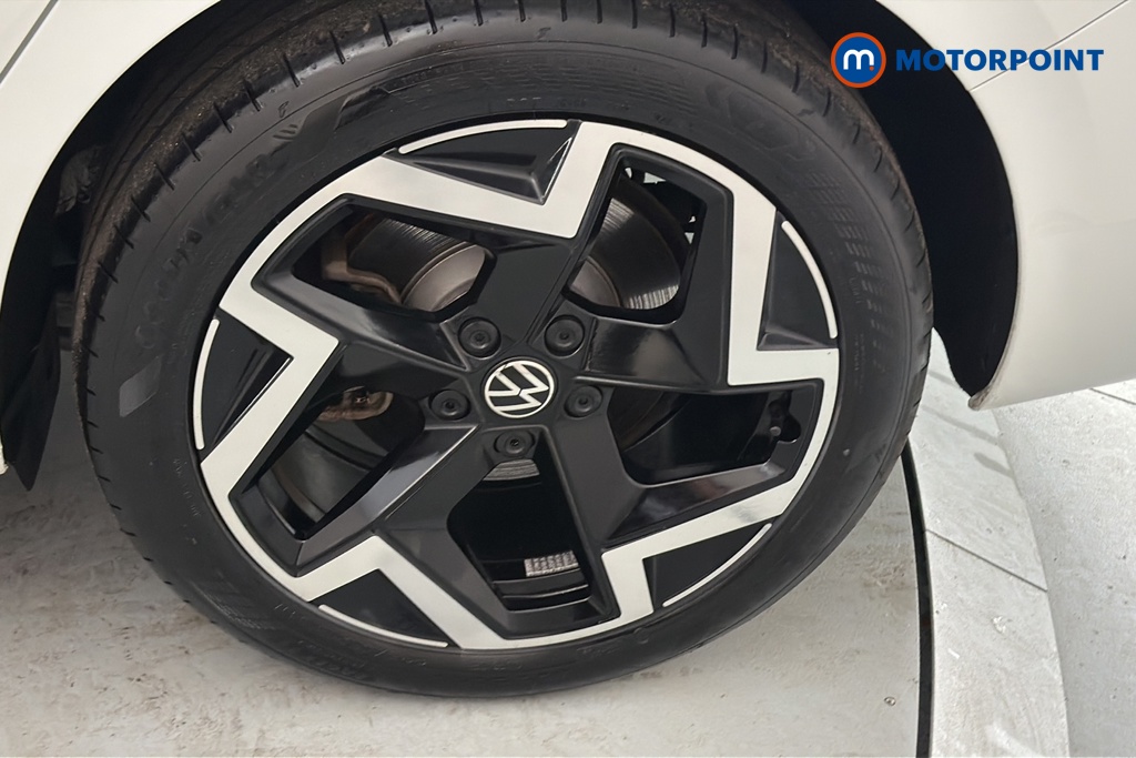 Volkswagen Passat R-Line Automatic Petrol Plug-In Hybrid Estate - Stock Number (1670949) - 45th supplementary image