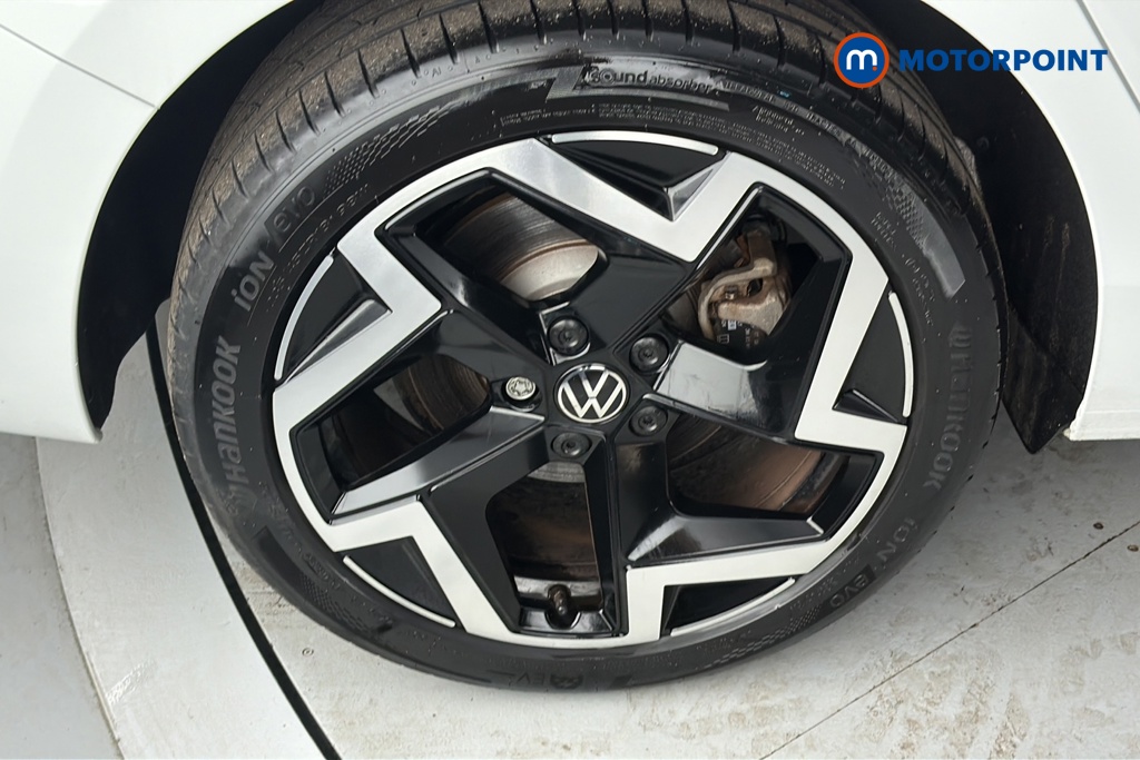 Volkswagen Passat R-Line Automatic Petrol Plug-In Hybrid Estate - Stock Number (1670949) - 46th supplementary image