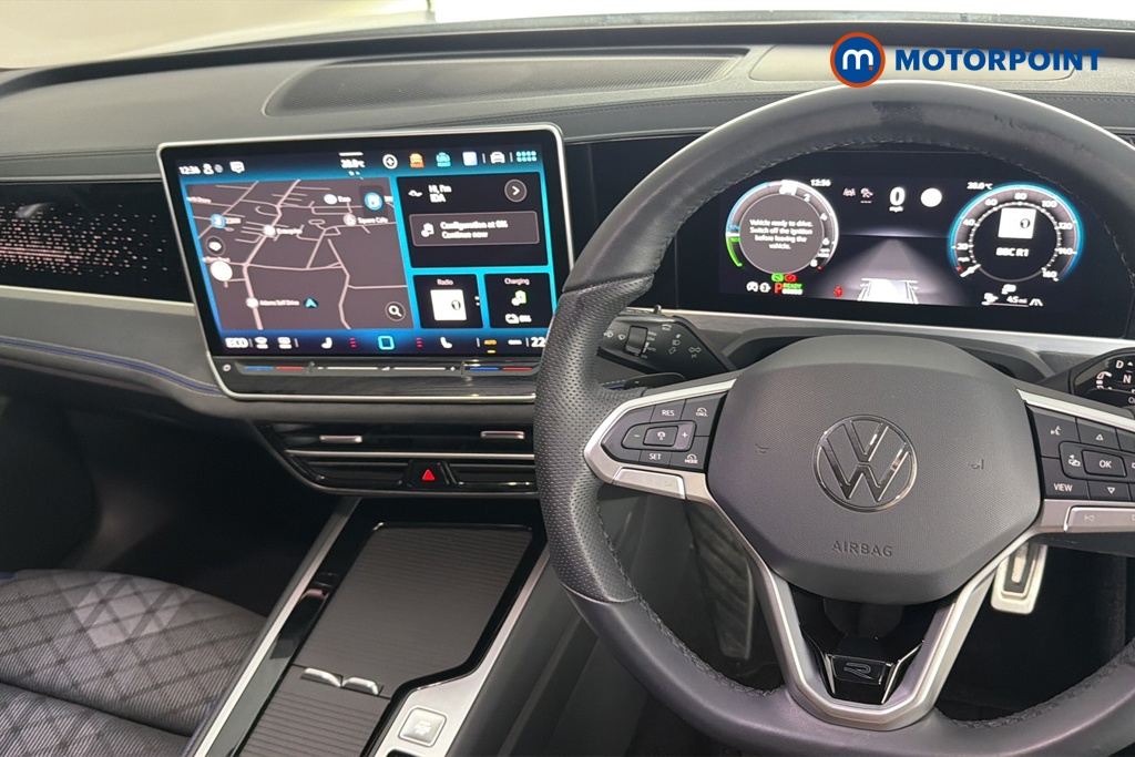 Volkswagen Passat R-Line Automatic Petrol Plug-In Hybrid Estate - Stock Number (1670949) - 1st supplementary image