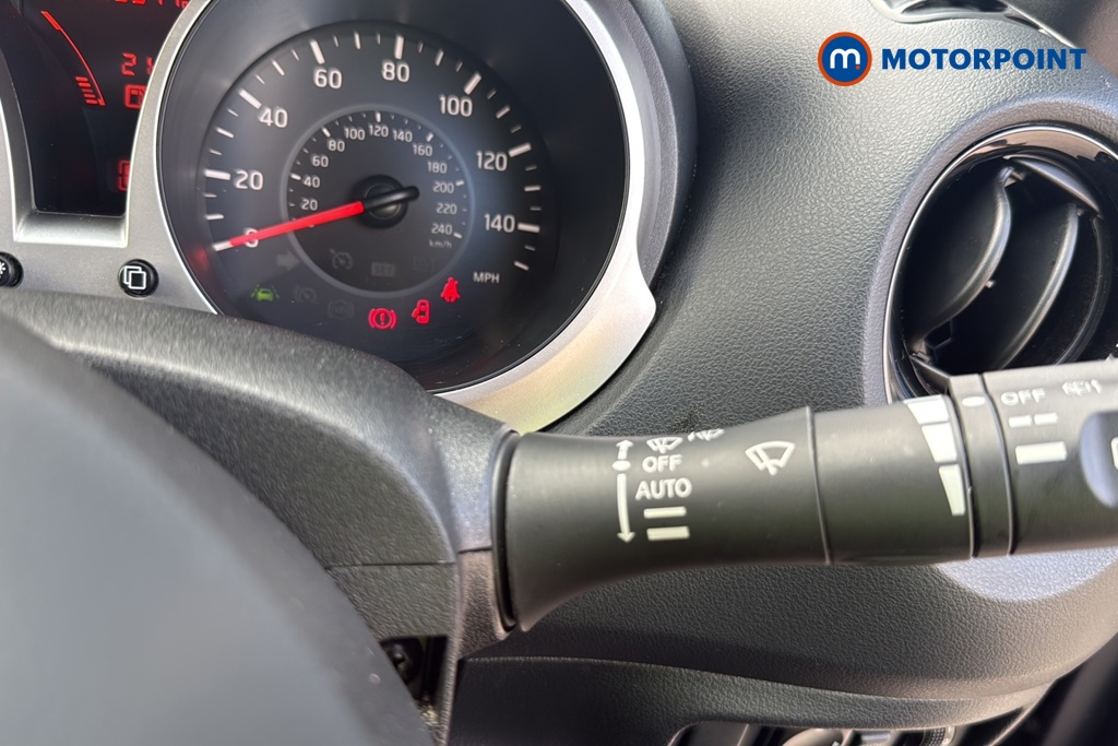 Nissan Juke Tekna Automatic Petrol SUV - Stock Number (1671333) - 6th supplementary image