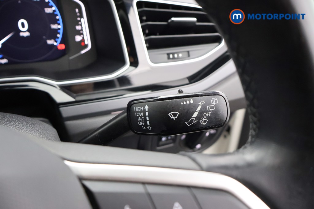 Volkswagen Polo R-Line Manual Petrol Hatchback - Stock Number (1671383) - 9th supplementary image