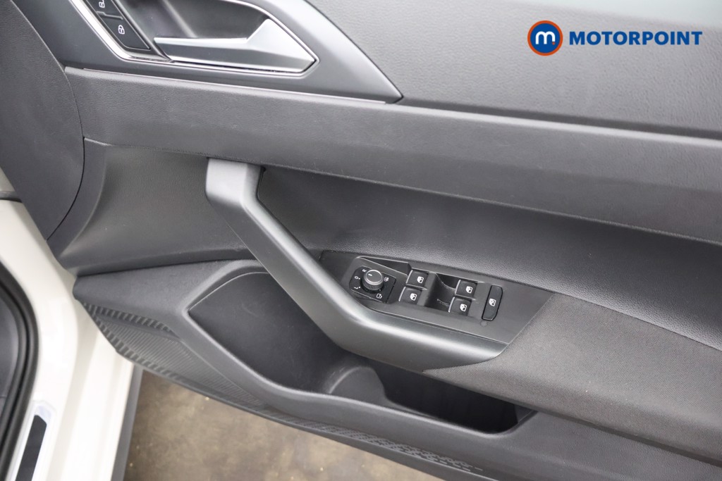 Volkswagen Polo R-Line Manual Petrol Hatchback - Stock Number (1671383) - 19th supplementary image