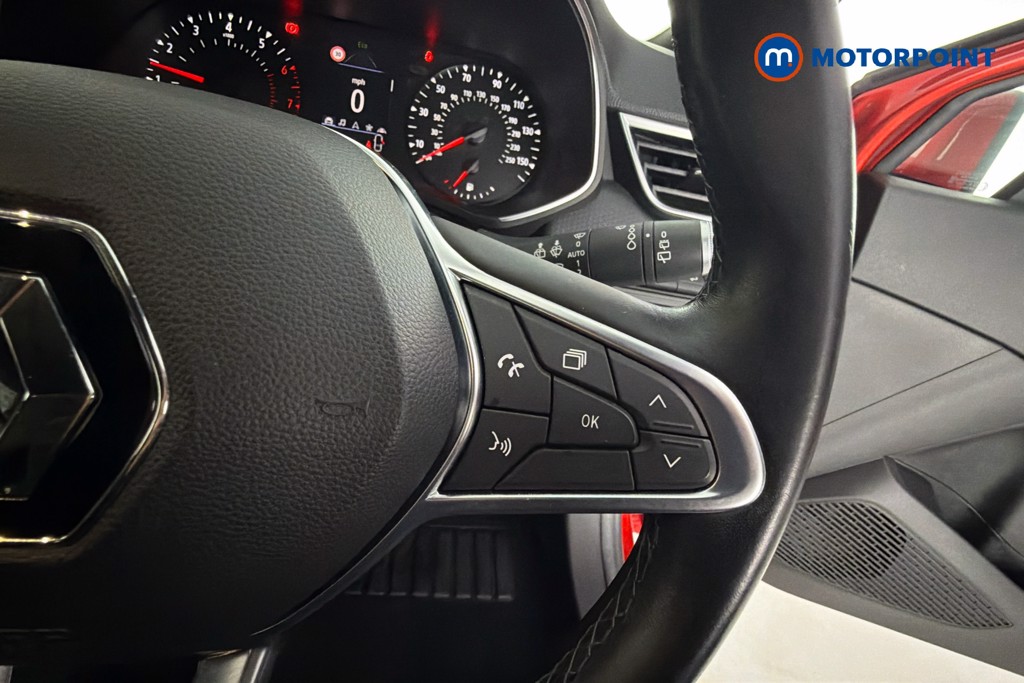 Renault Clio Iconic Manual Petrol Hatchback - Stock Number (1671739) - 4th supplementary image