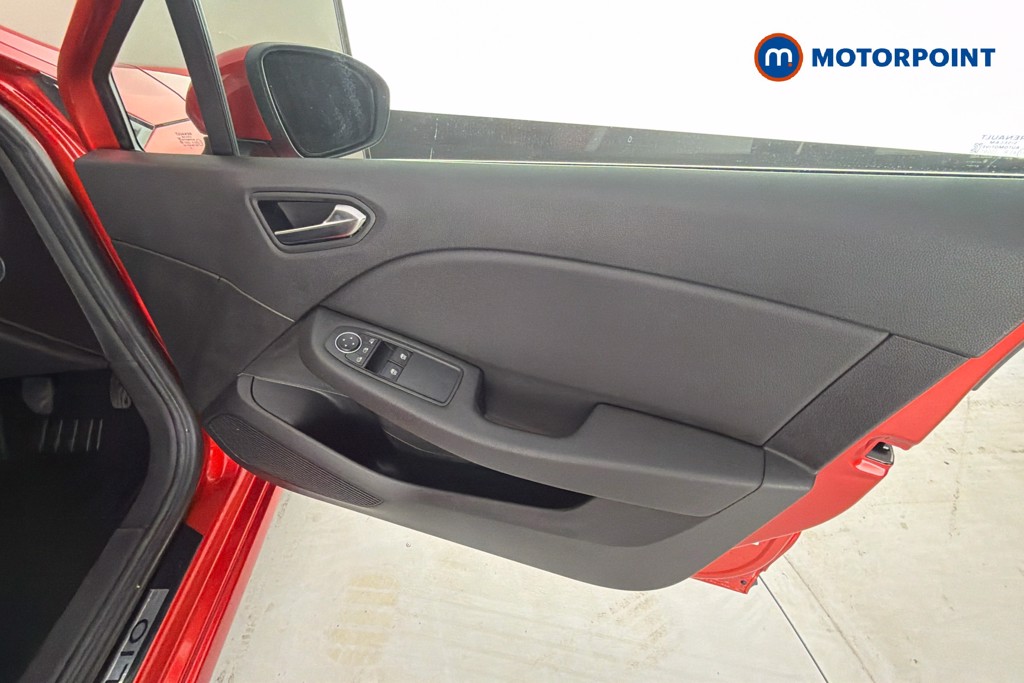 Renault Clio Iconic Manual Petrol Hatchback - Stock Number (1671739) - 19th supplementary image