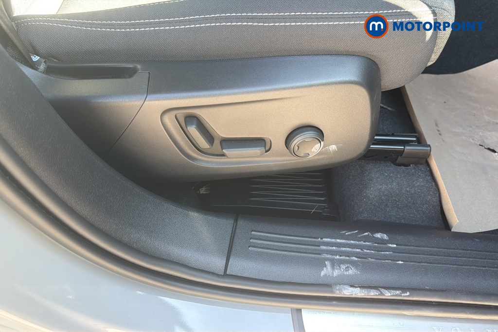 Volvo Xc40 Plus Automatic Petrol SUV - Stock Number (1671784) - 23rd supplementary image
