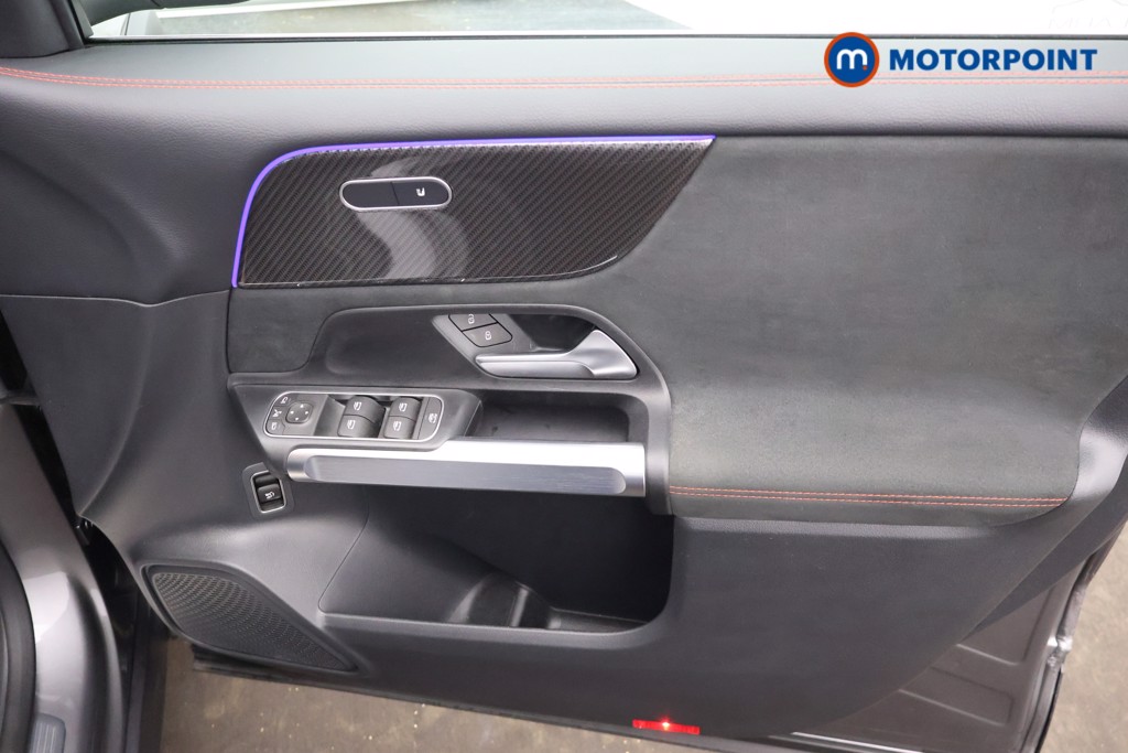 Mercedes-Benz GLB Amg Line Automatic Petrol SUV - Stock Number (1671787) - 18th supplementary image