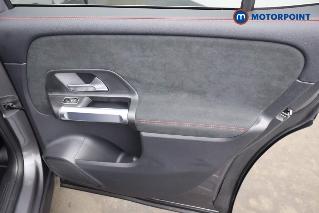 Mercedes-Benz GLB Amg Line Automatic Petrol SUV - Stock Number (1671787) - 22nd supplementary image
