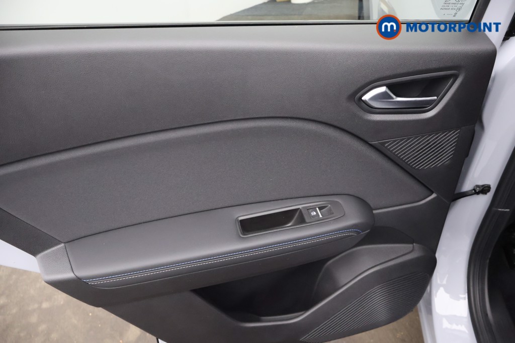 Renault Captur Esprit Alpine Automatic Petrol-Electric Hybrid SUV - Stock Number (1671845) - 26th supplementary image