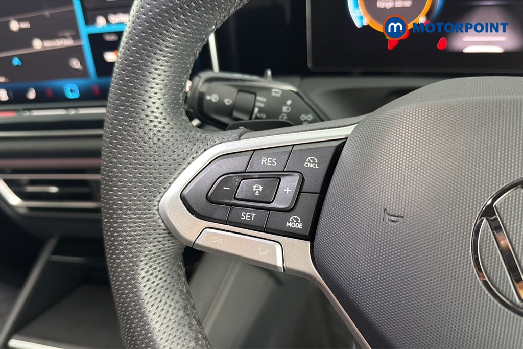 Volkswagen Tiguan R-Line Automatic Diesel SUV - Stock Number (1671896) - 4th supplementary image