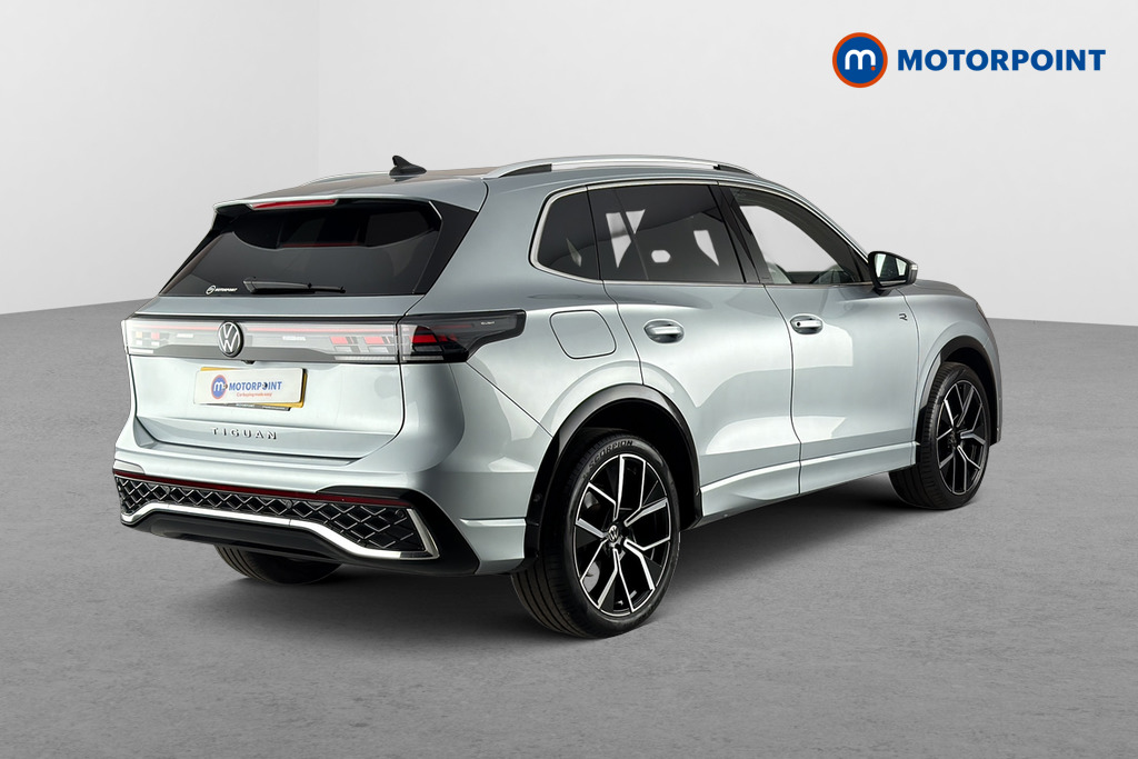 Volkswagen Tiguan R-Line Automatic Diesel SUV - Stock Number (1671896) - Passenger side rear corner