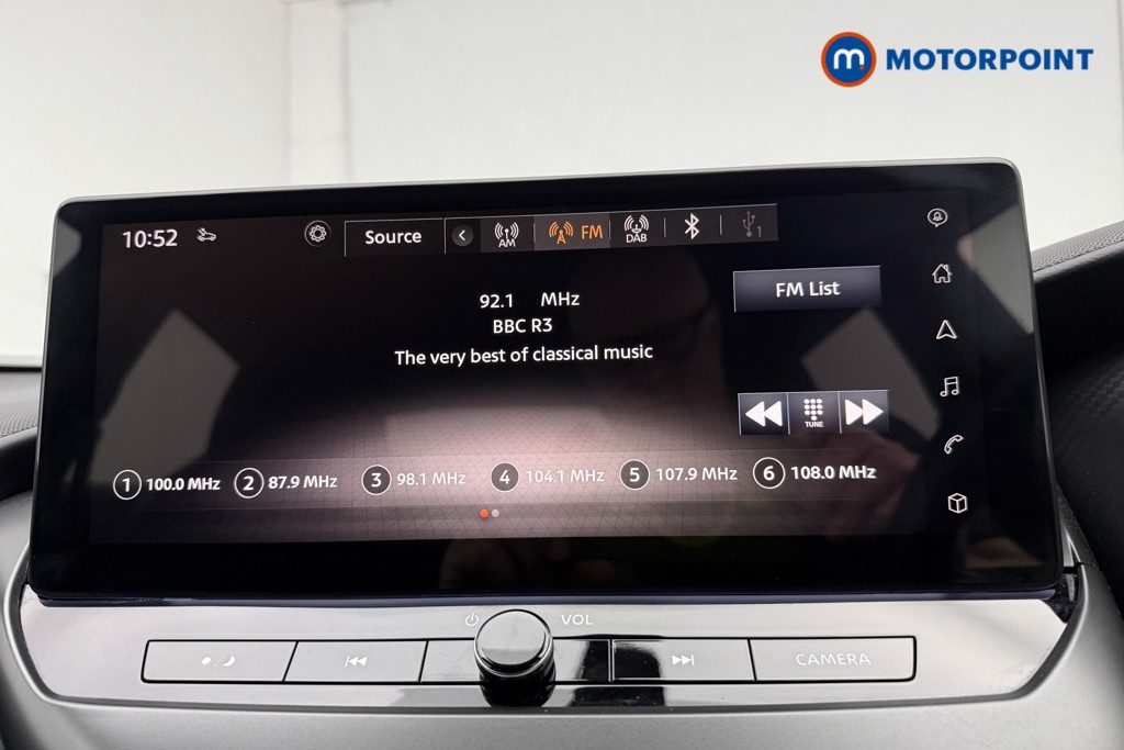 Nissan Juke N-Connecta Manual Petrol SUV - Stock Number (1655791) - 4th supplementary image