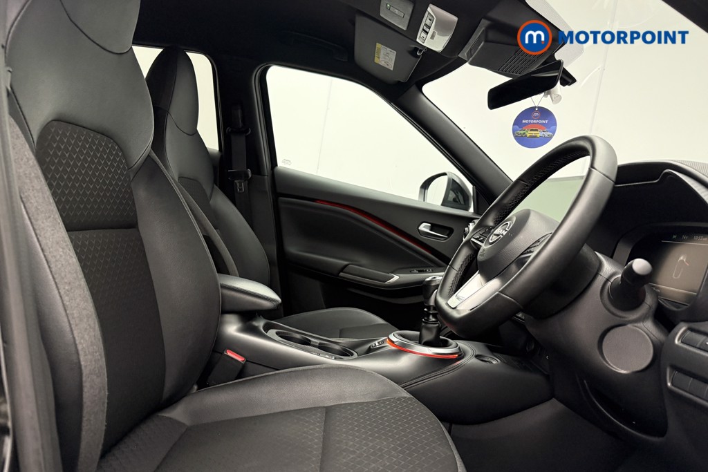 Nissan Juke N-Connecta Manual Petrol SUV - Stock Number (1655791) - 8th supplementary image